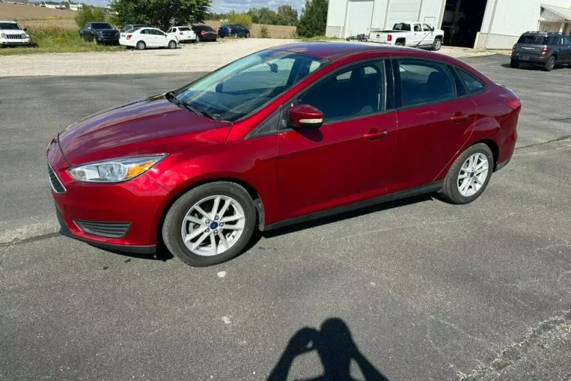 2016 Ford Focus SE photo 1