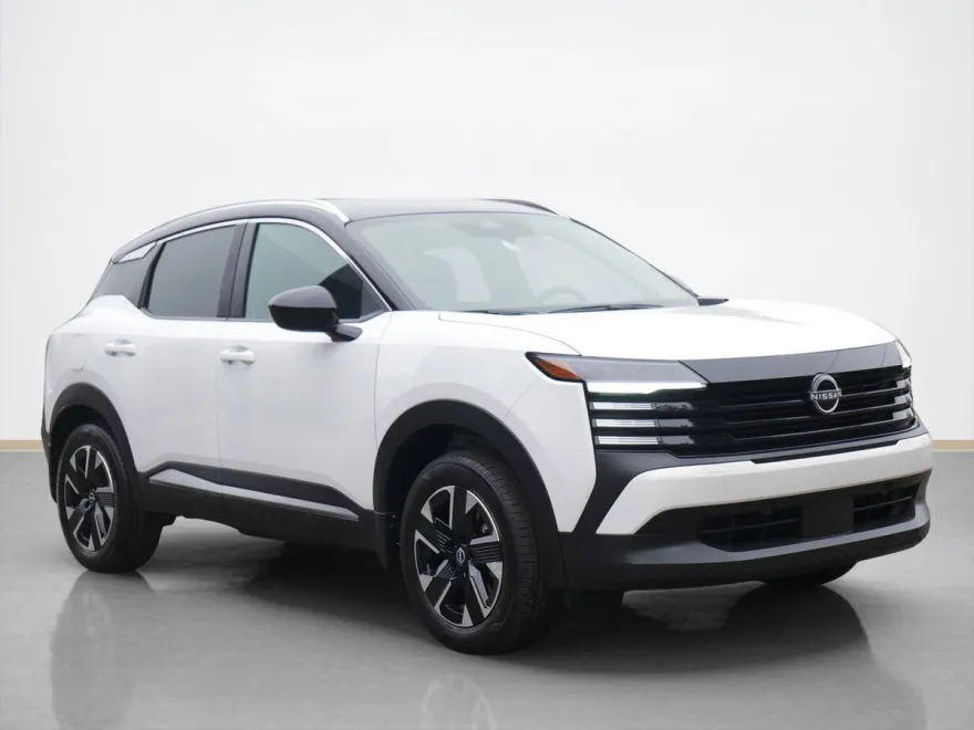 2025 Nissan Kicks SV photo 1