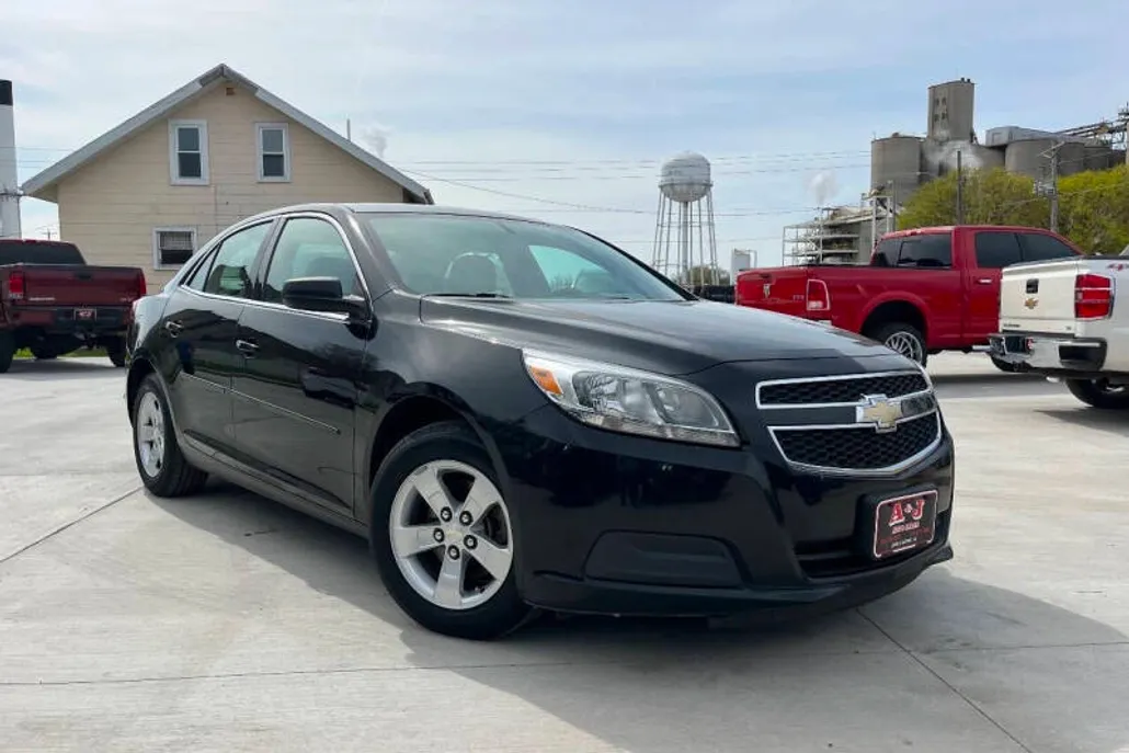 2013 Chevrolet Malibu LS photo 1