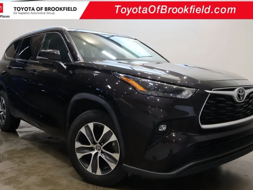 2022 Toyota Highlander XLE photo 1