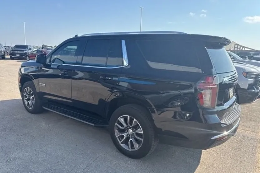 2022 Chevrolet Tahoe LT photo 1