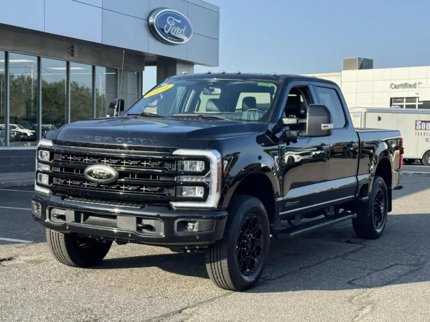 2024 Ford F-250 Lariat photo 1