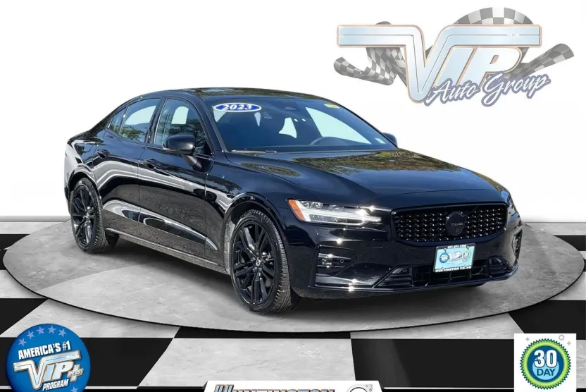 2023 Volvo S60 B5 AWD Plus Black Edition photo 1