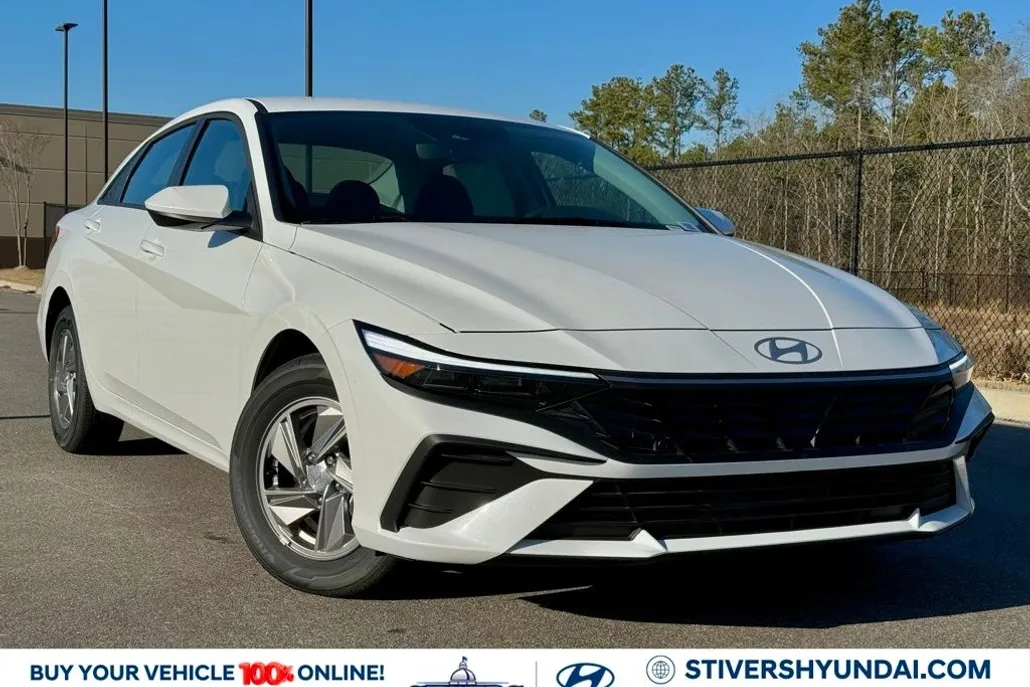 2025 Hyundai Elantra SE photo 1