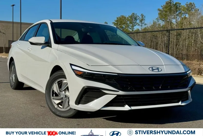 2025 Hyundai Elantra SE photo 1