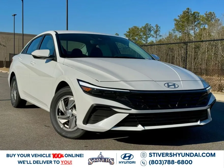 2025 Hyundai Elantra SE photo 1