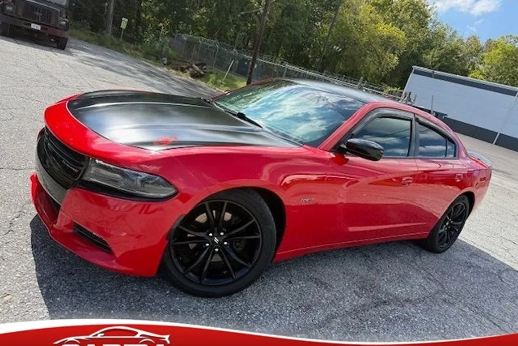 2017 Dodge Charger R/T photo 1