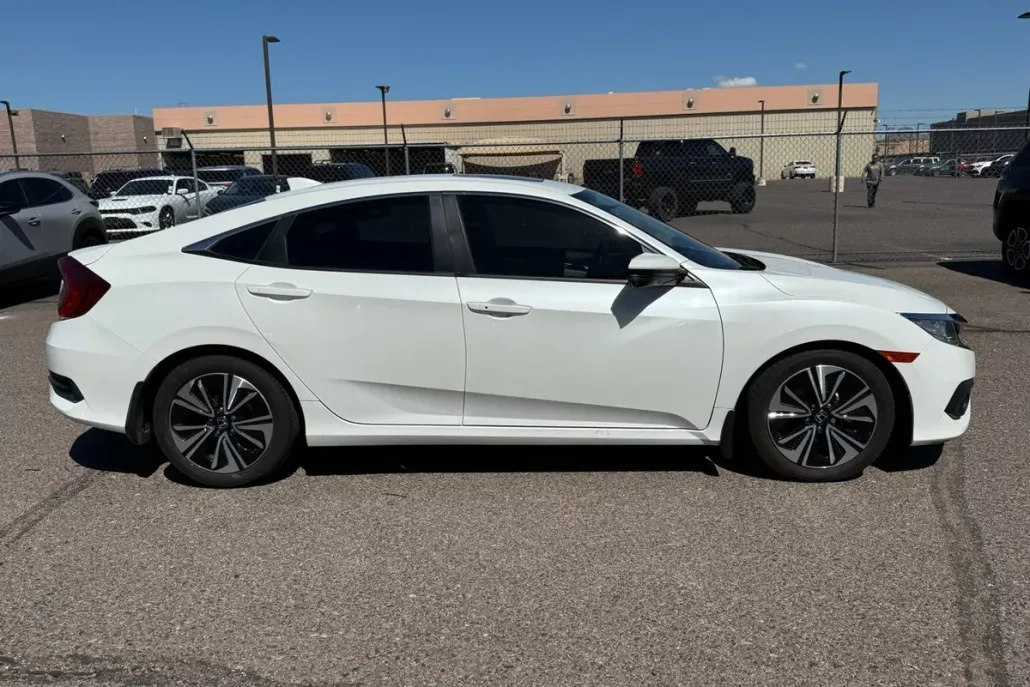 2018 Honda Civic EX-T photo 1