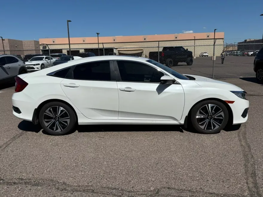 2018 Honda Civic EX-T photo 1