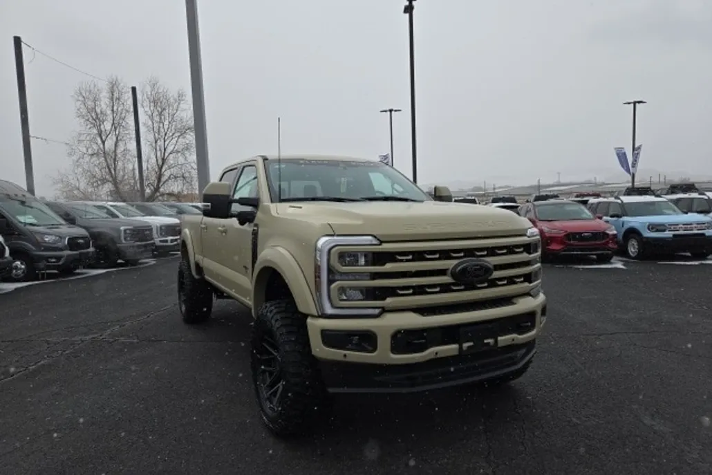 2024 Ford F-250 Lariat photo 1