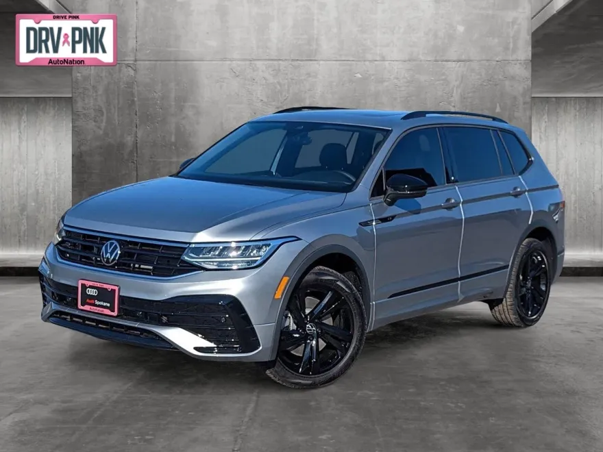 2023 Volkswagen Tiguan SE R-Line photo 1