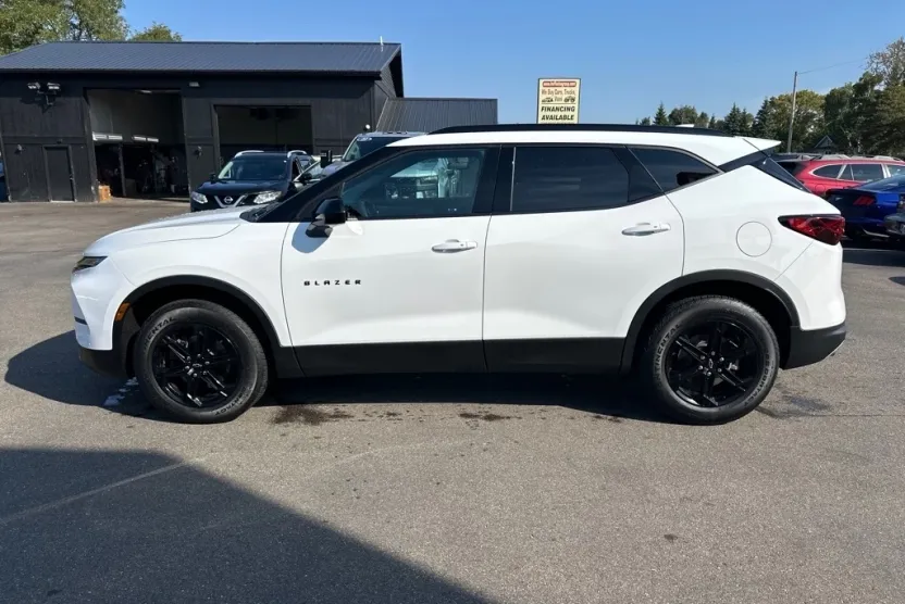 2023 Chevrolet Blazer 2LT photo 1