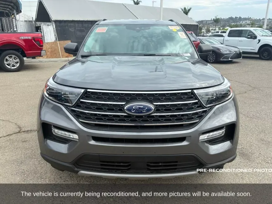 2022 Ford Explorer XLT photo 1