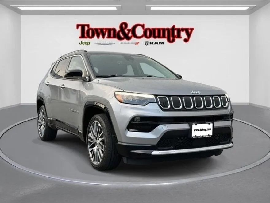 2022 Jeep Compass Limited photo 1