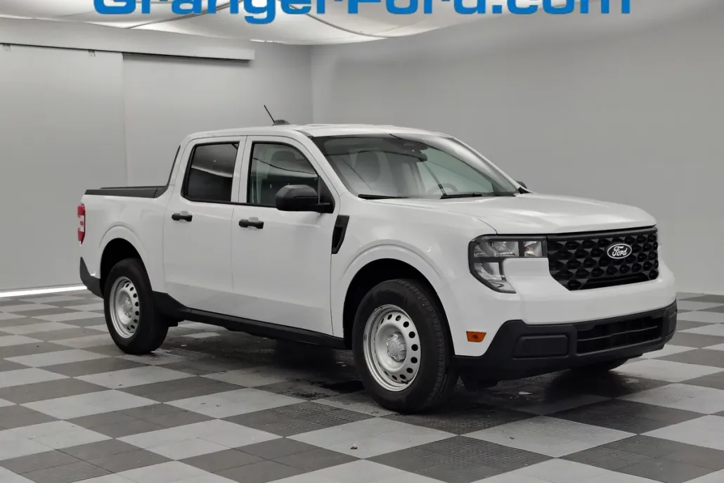 2025 Ford Maverick XL photo 1