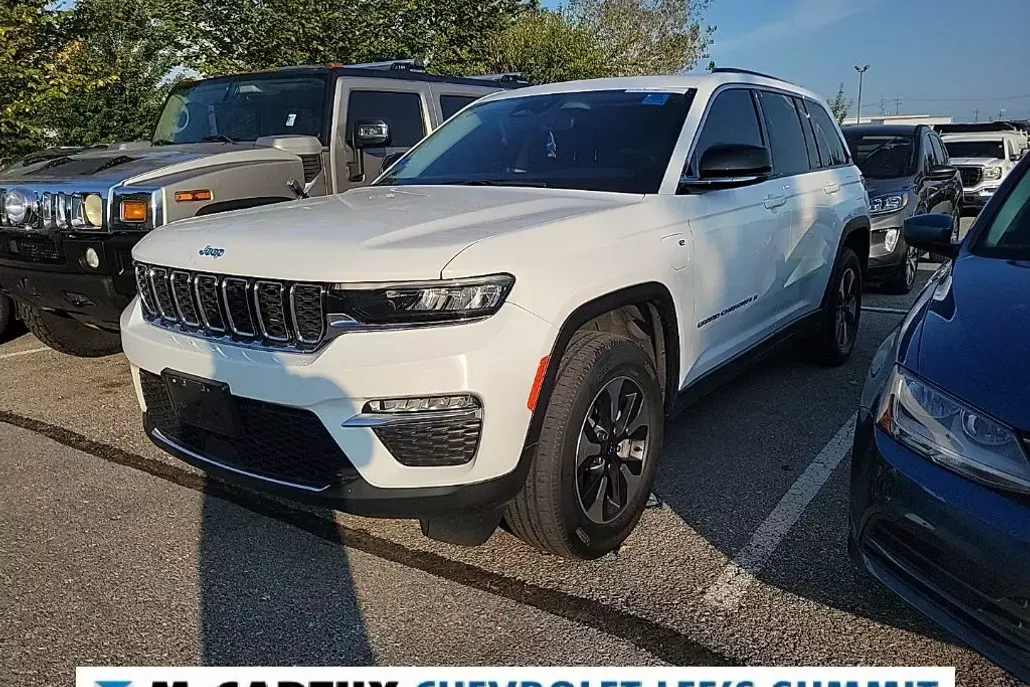 2023 Jeep Cherokee 4xe photo 1