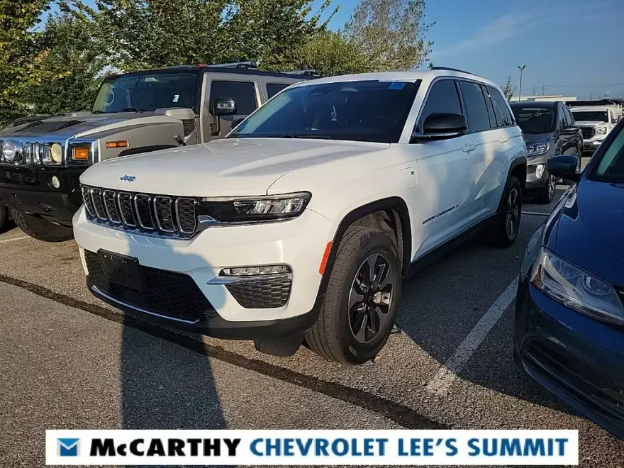 2023 Jeep Cherokee 4xe photo 1