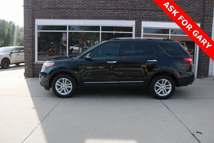 2012 Ford Explorer XLT photo 1