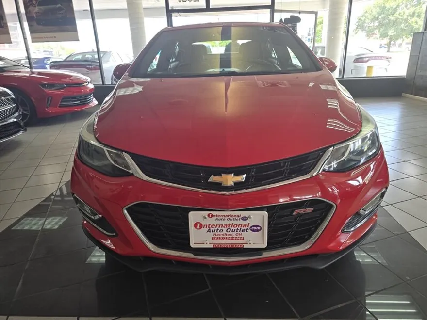 2017 Chevrolet Cruze LT photo 1