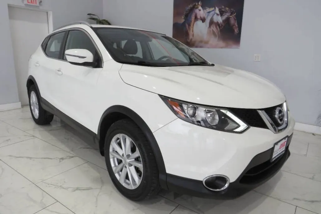 2017 Nissan Rogue Sport S photo 1
