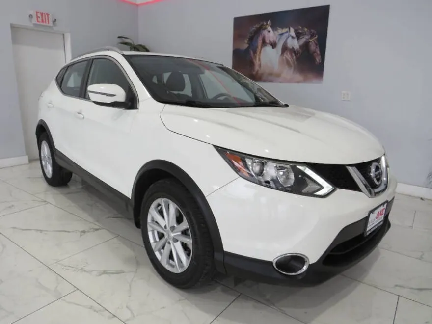 2017 Nissan Rogue Sport S photo 1