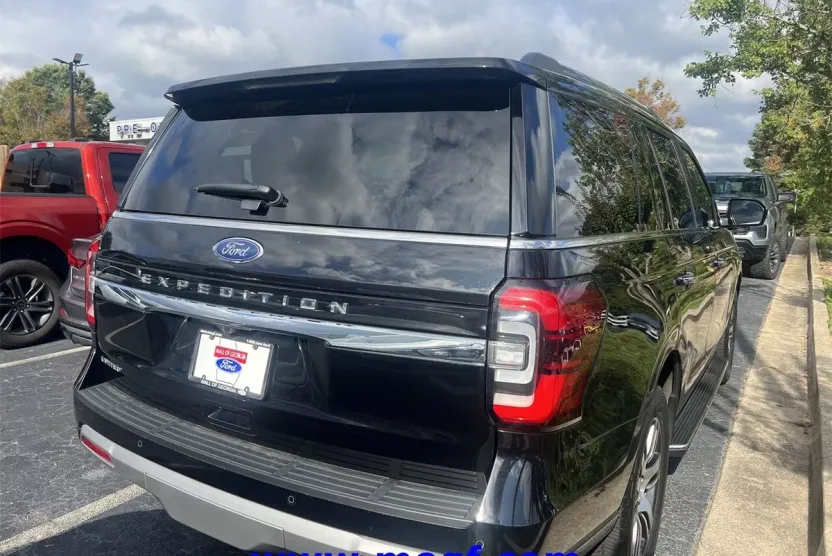 2023 Ford Expedition Limited photo 1