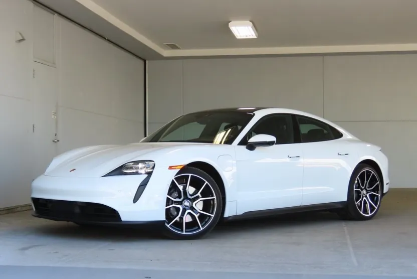 2023 Porsche Taycan photo 1