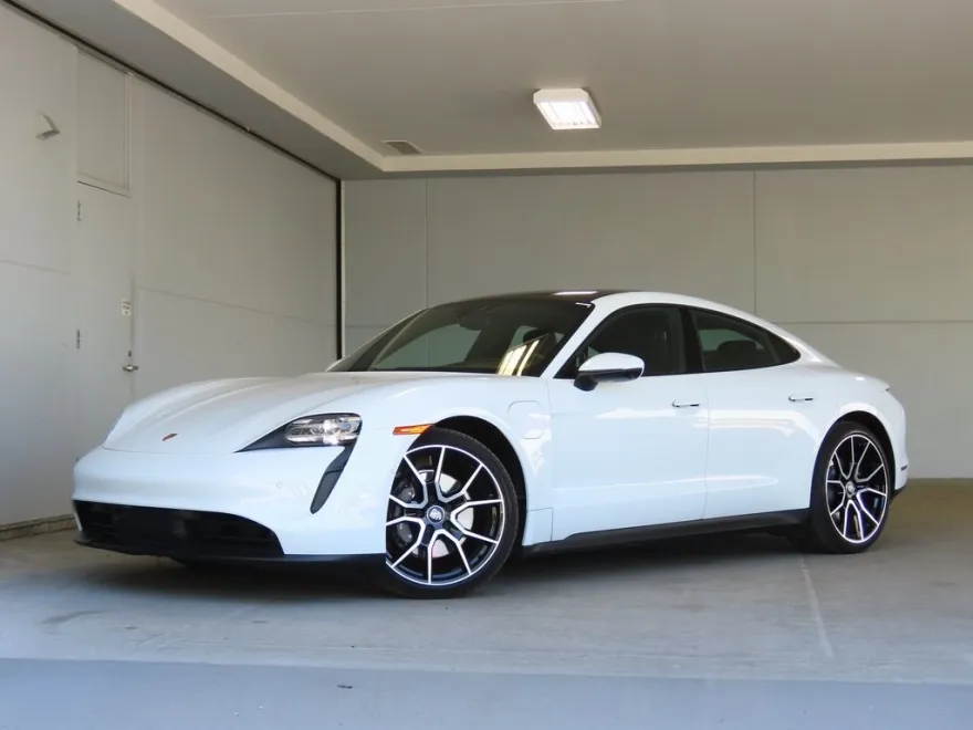 2023 Porsche Taycan photo 1
