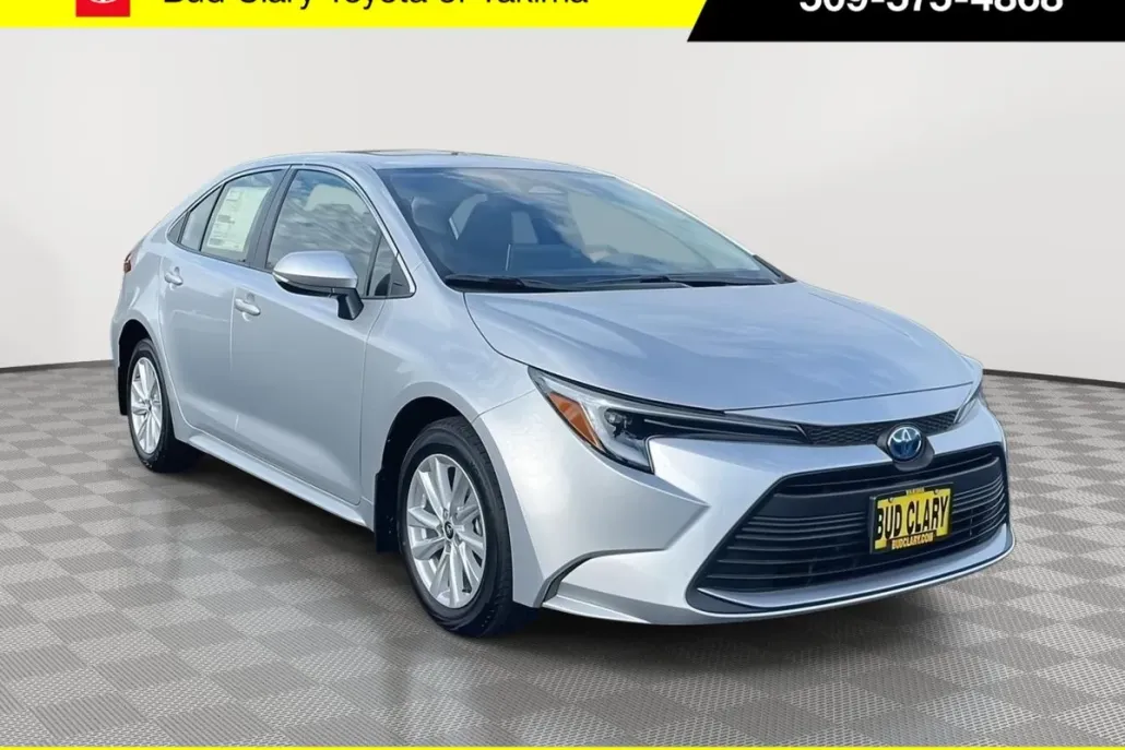 2025 Toyota Corolla LE photo 1