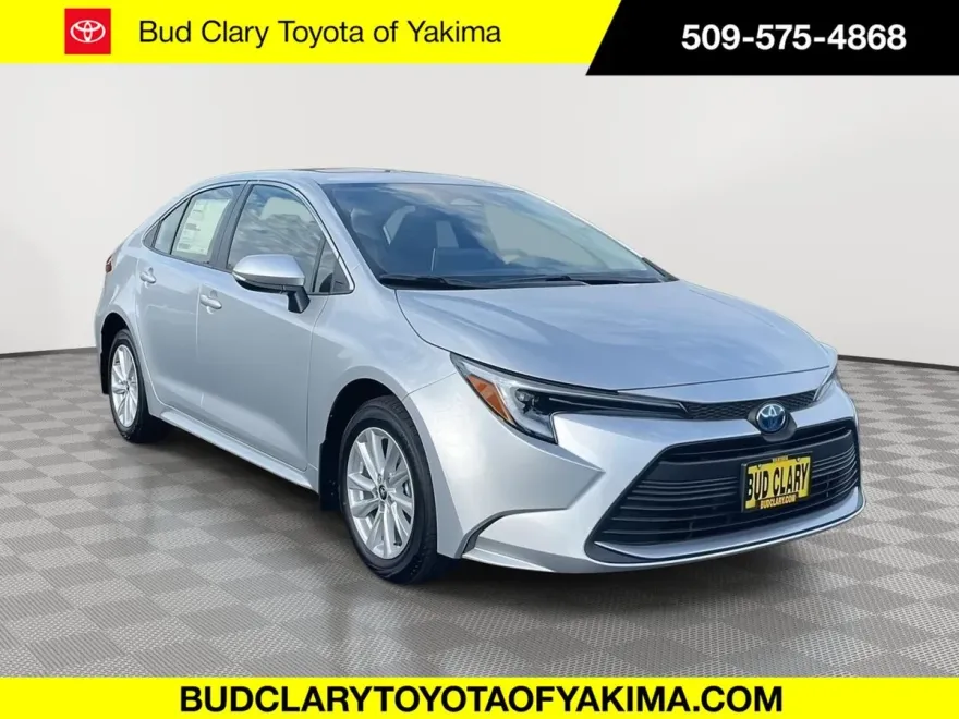 2025 Toyota Corolla LE photo 1