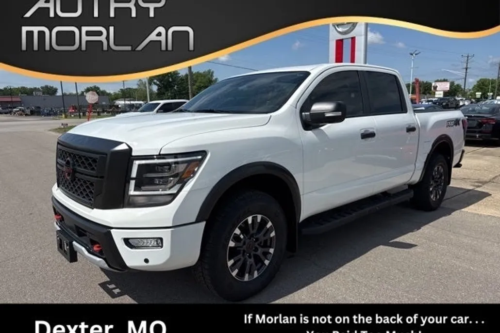 2024 Nissan Titan PRO-4X photo 1