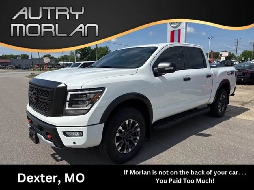 2024 Nissan Titan PRO-4X photo 1