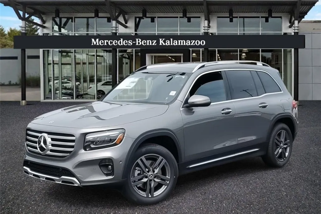 2024 Mercedes Benz GLB 250 4MATIC photo 1