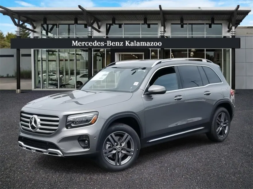 2024 Mercedes Benz GLB 250 4MATIC photo 1
