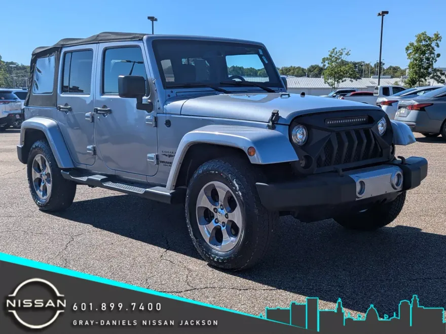 2016 Jeep Wrangler Unlimited Sahara photo 1