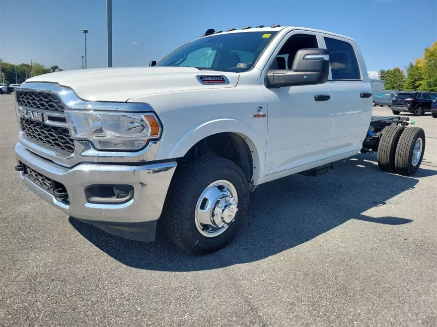 2024 Ram 3500 Tradesman photo 1