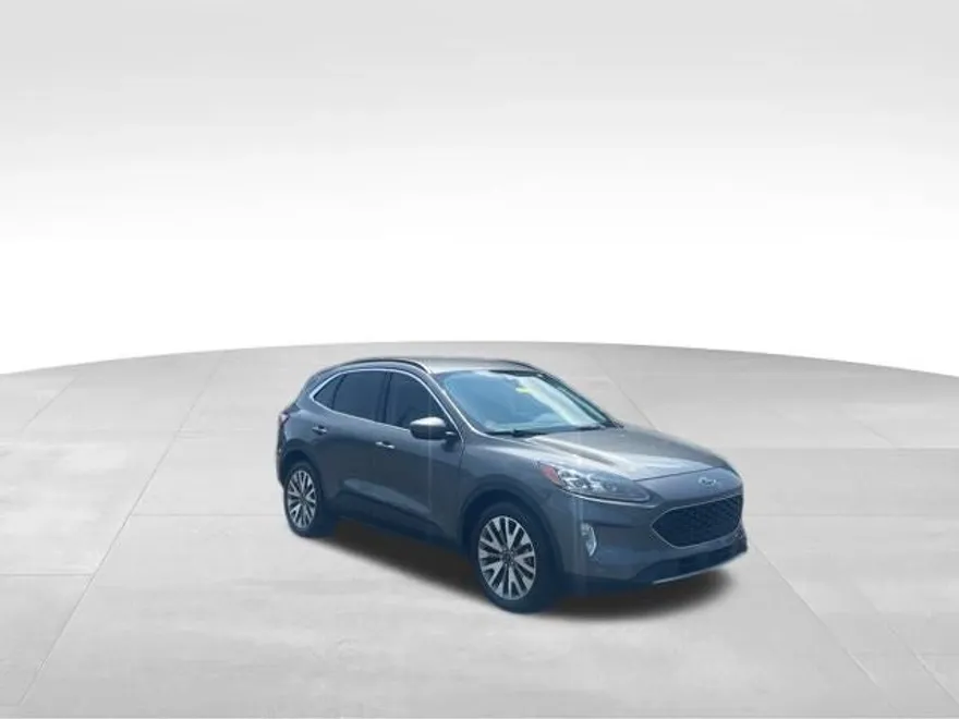 2021 Ford Escape Hybrid Titanium photo 1