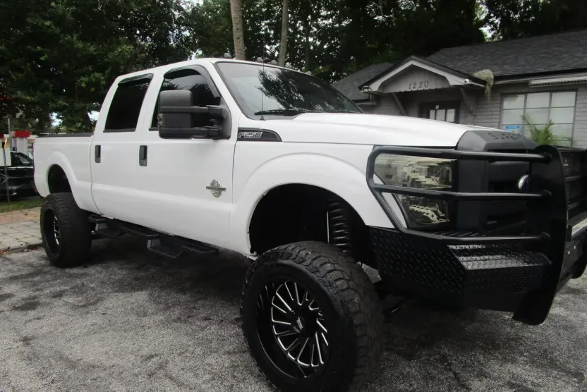 2011 Ford F-250 XLT photo 1