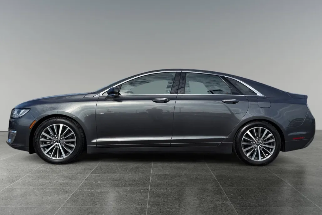 2020 Lincoln MKZ Standard photo 1