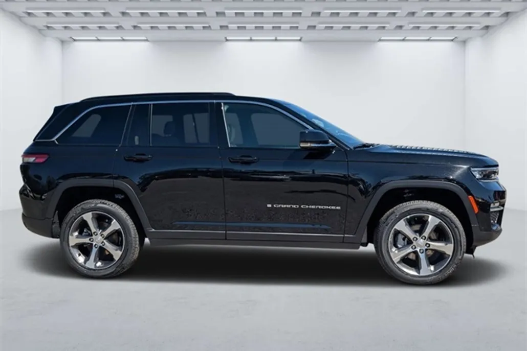 2025 Jeep Grand Cherokee Limited photo 1