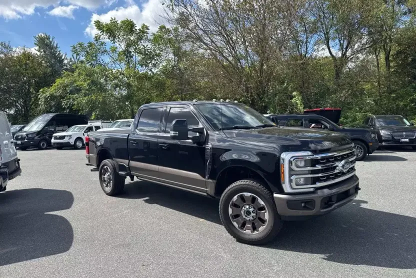 2023 Ford F-250 photo 1