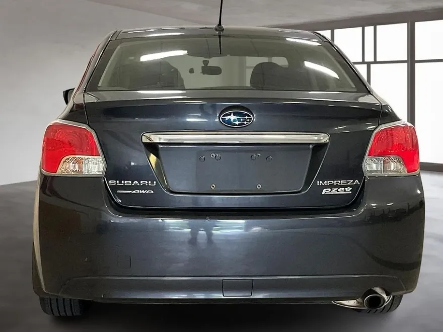 2012 Subaru Impreza 2.0i Limited photo 1