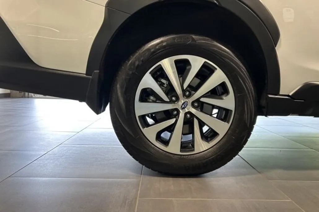 2025 Subaru Outback Premium photo 1