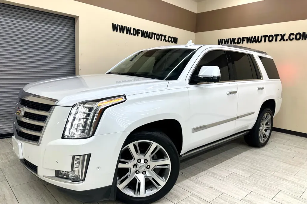 2018 Cadillac Escalade Premium Luxury photo 1