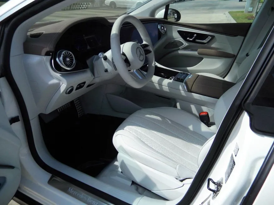2022 Mercedes Benz EQS-Class Sedan photo 1