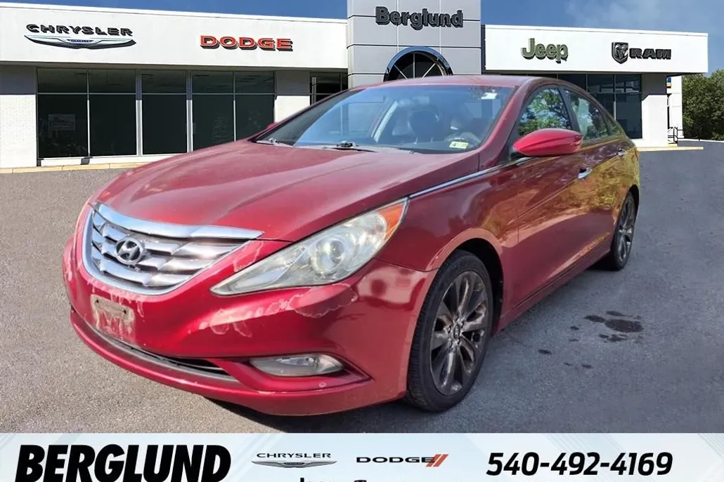 2011 Hyundai Sonata SE photo 1