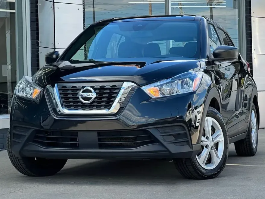 2020 Nissan Kicks S photo 1