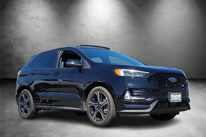 2022 Ford Edge ST photo 1
