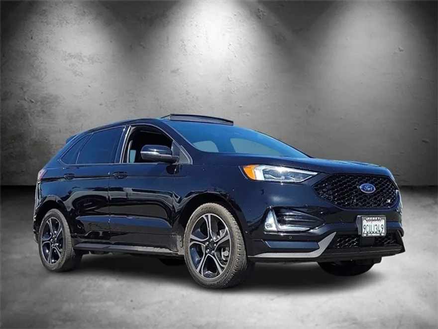 2022 Ford Edge ST photo 1