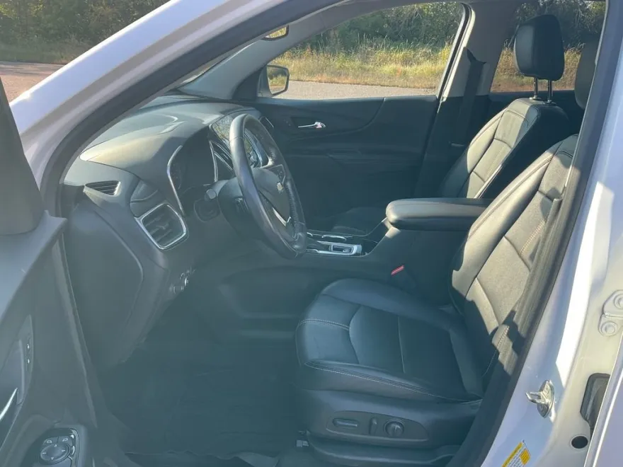 2022 Chevrolet Equinox Premier photo 1